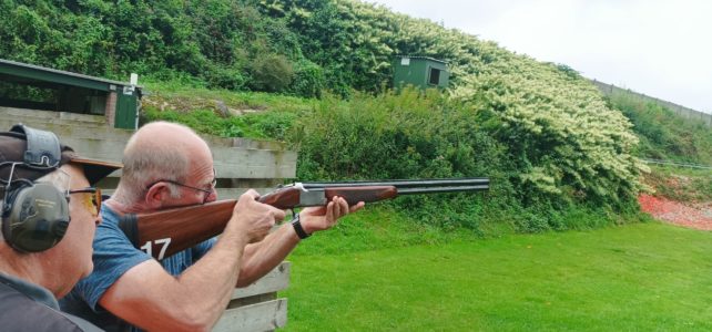 Schietclub wezen kleiduiven schieten