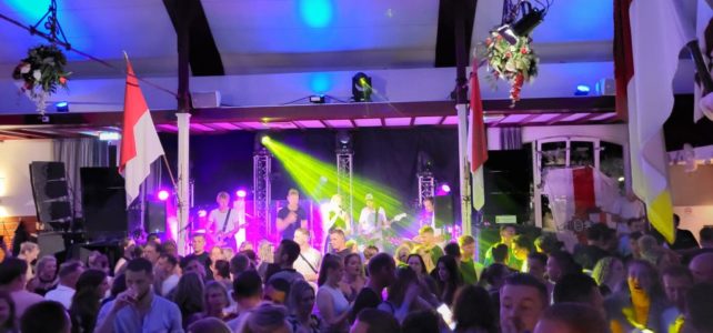 Schuttersgebouw wordt voor even een poptempel! Schuttersgebouw wordt voor even een poptempel!